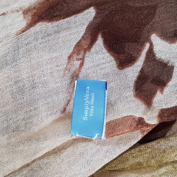 Vera Wang Scarf - Picture 4 of 7